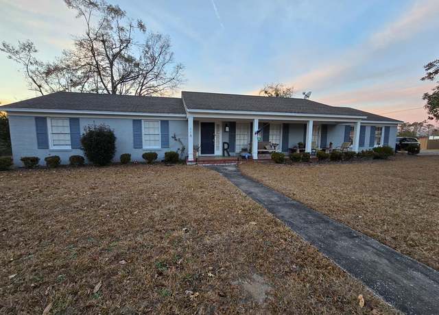 Property at 118 Fairway Dr, Valdosta, GA 31605, 4 beds, 3 baths