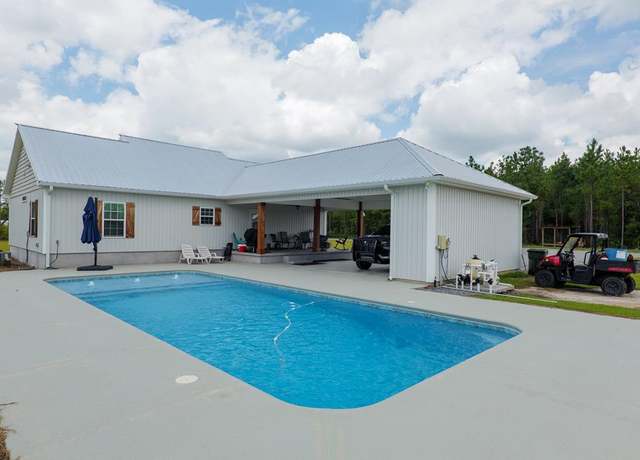 Property at 31 Conine Cir, Lakeland, GA 31635, 3 beds, 2.5 baths