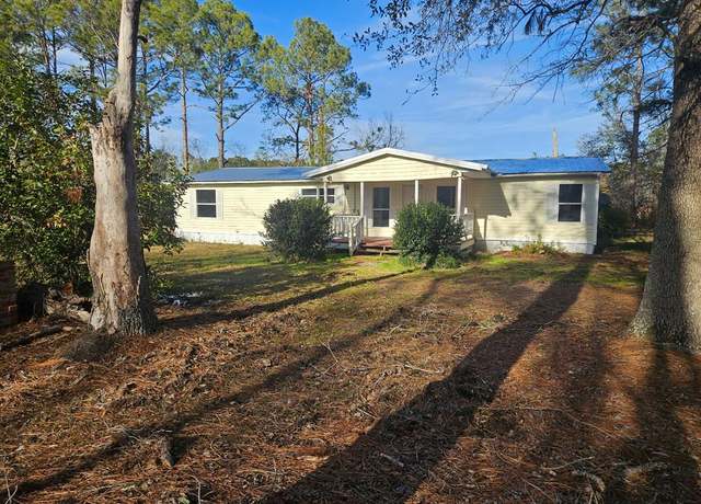 Property at 470 Lakeview Dr, Ray City, GA 31645, 3 beds, 2 baths