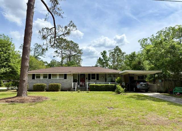 Property at 927 Ridgewood Dr, Valdosta, GA 31601, 3 beds, 1.5 baths