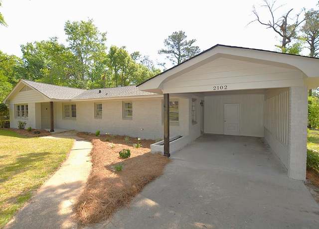 Property at 2102 Park Ln, Valdosta, GA 31602, 4 beds, 3 baths