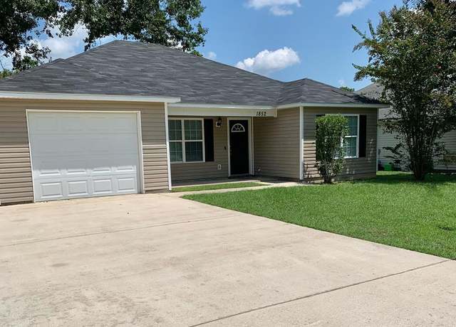 Property at 1852 Chestnut Dr, Valdosta, GA 31602, 3 beds, 2 baths