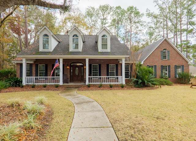 Property at 4849 Oak Arbor Dr, Valdosta, GA 31602, 4 beds, 3 baths