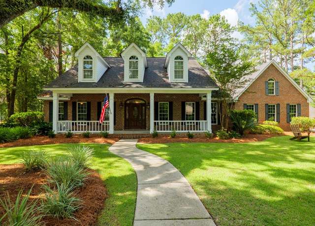 Property at 4849 Oak Arbor Dr, Valdosta, GA 31602, 4 beds, 3 baths