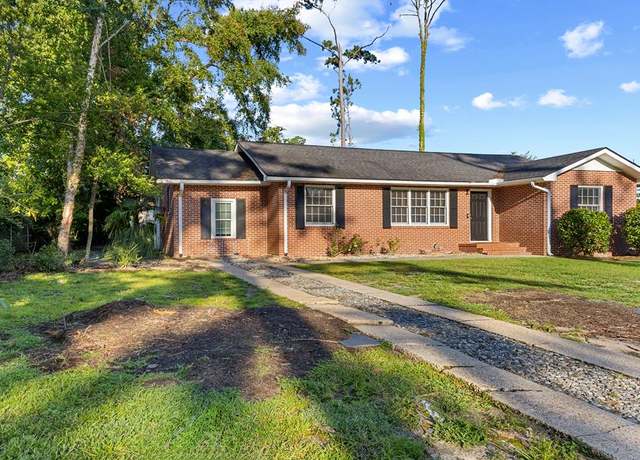 Property at 2206 White Oak Dr, Valdosta, GA 31602, 3 beds, 2 baths