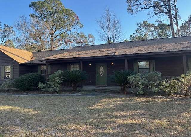 Property at 5020 Carriage Dr, Lake Park, GA 31636, 3 beds, 2.5 baths
