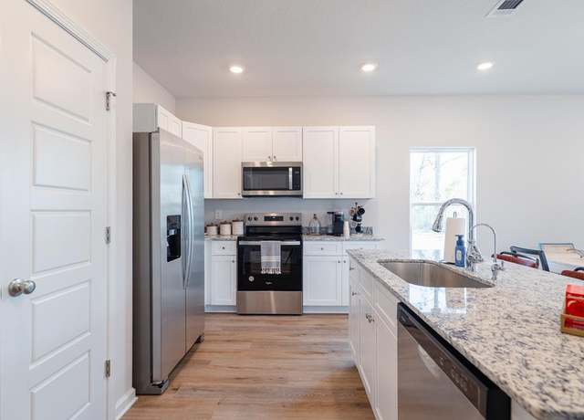 Property at 5022 Rosewyck Cir, Valdosta, GA 31605, 3 beds, 2.5 baths