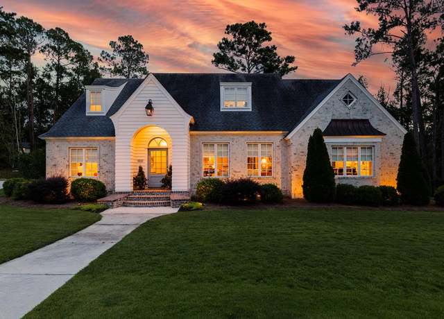 Property at 1100 Ravenwood Cir, Valdosta, GA 31602, 5 beds, 5 baths