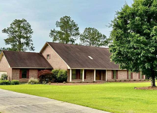 Property at 5704 Forest Lake Dr, Tifton, GA 31794, 5 beds, 3.5 baths