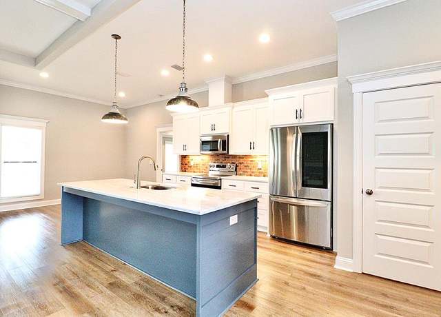 Property at 139 Orvis Ln, Hahira, GA 31632, 4 beds, 2.5 baths