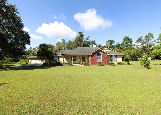 Property at 3946 Stratford Cir, Valdosta, GA 31605, 3 beds, 2 baths