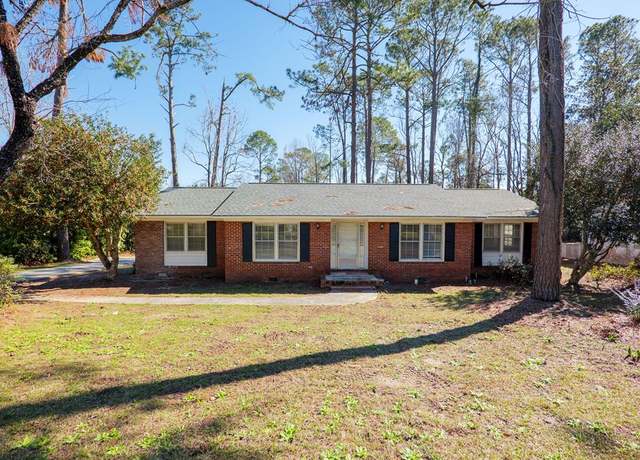 Property at 2205 Gornto Rd, Valdosta, GA 31602, 4 beds, 2 baths