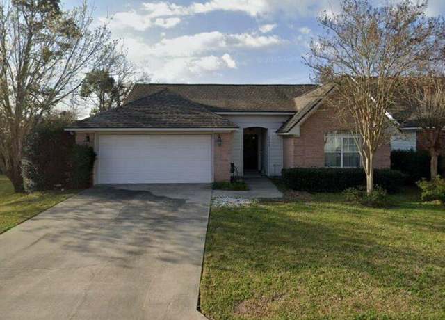 Property at 3249 Oak Garden Dr, Valdosta, GA 31605, 3 beds, 2 baths