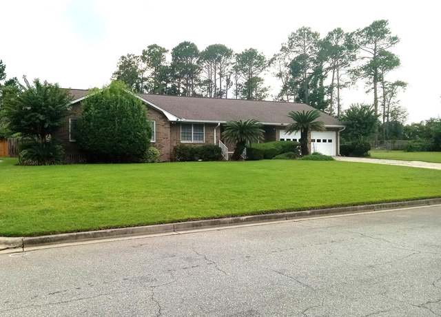 Property at 2243 Oakgrove Cir, Valdosta, GA 31602, 4 beds, 3 baths