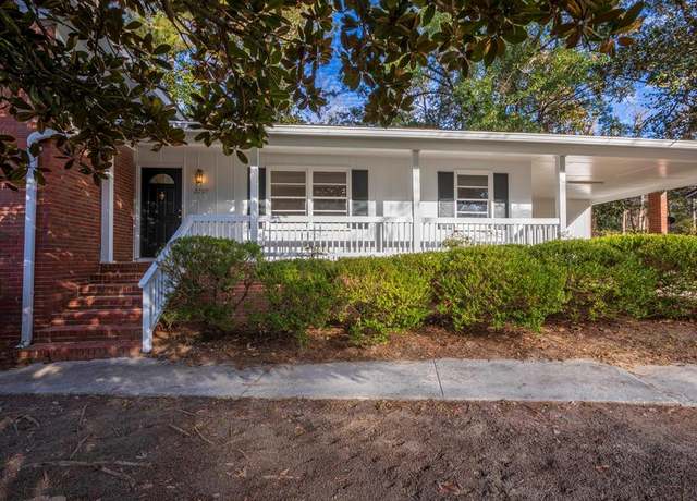 Property at 2205 Park Ln, Valdosta, GA 31602, 4 beds, 2 baths