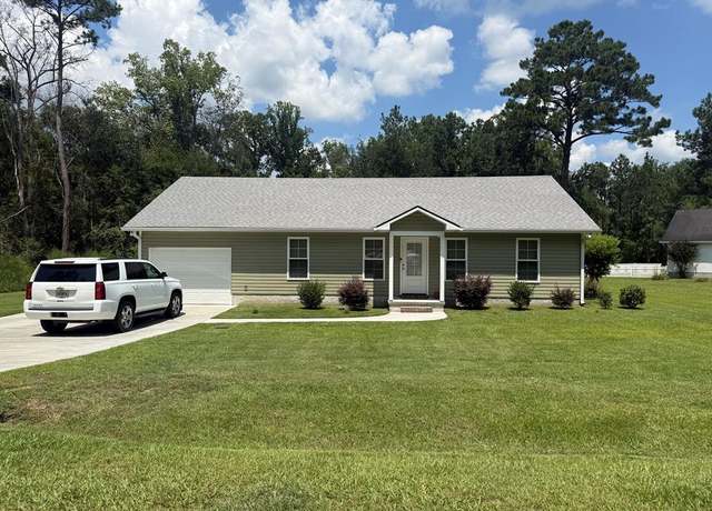 Property at 735 E Sixth St, Adel, GA 31620, 3 beds, 2 baths