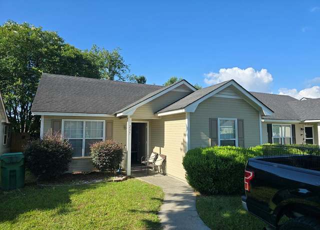 Property at 237 Blue Pool Dr, Valdosta, GA 31602, 3 beds, 2 baths