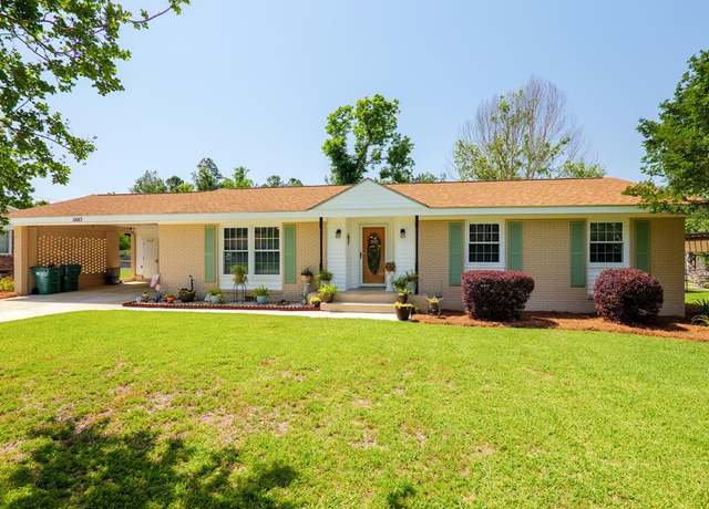 Property at 3883 Camellia Dr, Valdosta, GA 31605, 3 beds, 2 baths