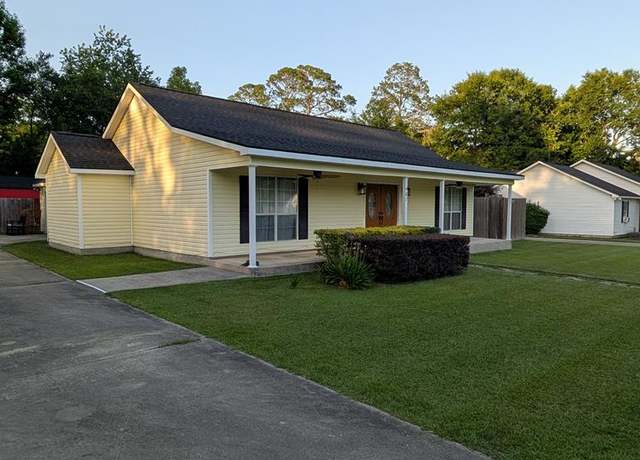 Property at 407 Janice Ave, Nashville, GA 31639, 3 beds, 2 baths