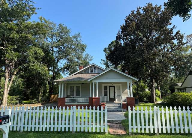 Property at 206 E Cranford Ave, Valdosta, GA 31602, 3 beds, 2 baths