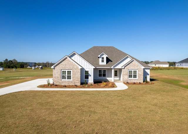 Property at 173 Indian Creek Cir, Adel, GA 31620, 4 beds, 3 baths