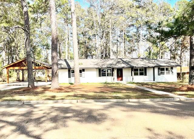 Property at 1336 Union St Ext, Brookhaven, MS 39601, 4 beds, 3 baths