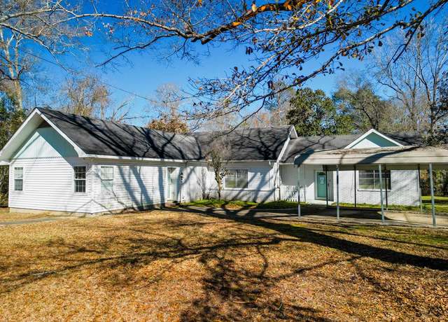 Property at 214 W Pike, Osyka, MS 39657, 3 beds, 3.1 baths