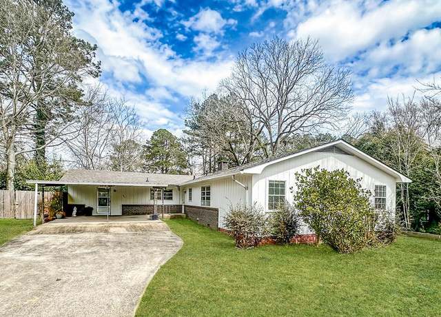 Property at 804 Grant St, Summit, MS 39666, 4 beds, 2 baths