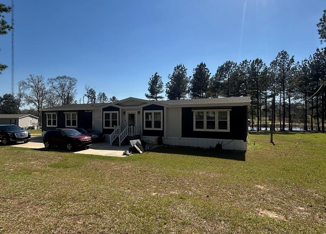 Property at 1031 Diane Cir, Summit, MS 39666, 4 beds, 3 baths