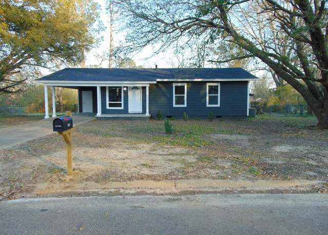 Property at 319 Beverly Cir, Crystal Springs, MS 39059, 3 beds, 2 baths
