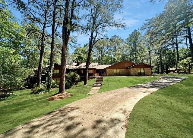 Property at 1020 Lexington Ln, Mccomb, MS 39648, 6 beds, 5.5 baths