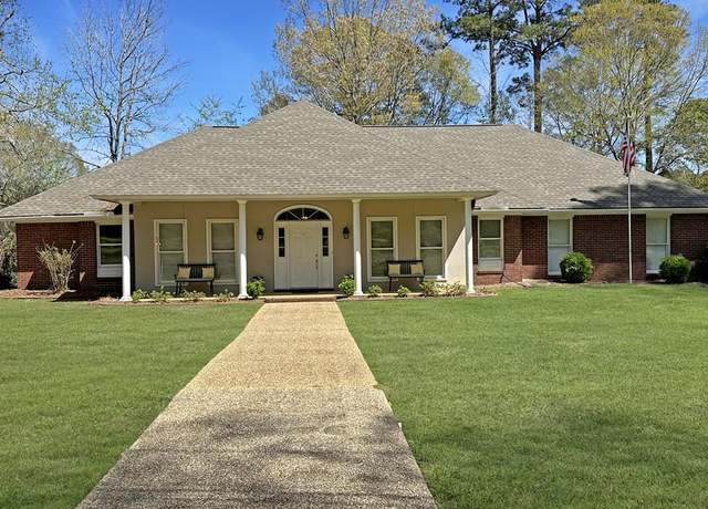 Property at 100 Choctaw, Mccomb, MS 39648, 4 beds, 2 baths