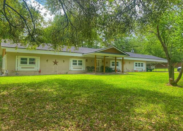 Property at 313 Bay St W, Magnolia, MS 39652, 4 beds, 3 baths