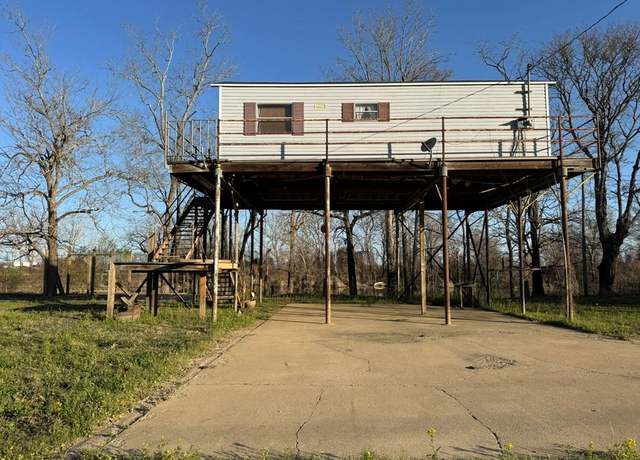 Property at 6175 Lake Mary Rd, Woodville, MS 39669, 1 bed, 1 bath