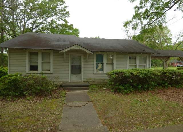 Property at 415 N Magnolia St, Mccomb, MS 39648, 2 beds, 1 bath