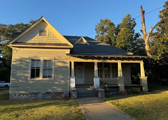 Property at 721 Pearl River Ave, Mccomb, MS 39648, 5 beds, 3 baths