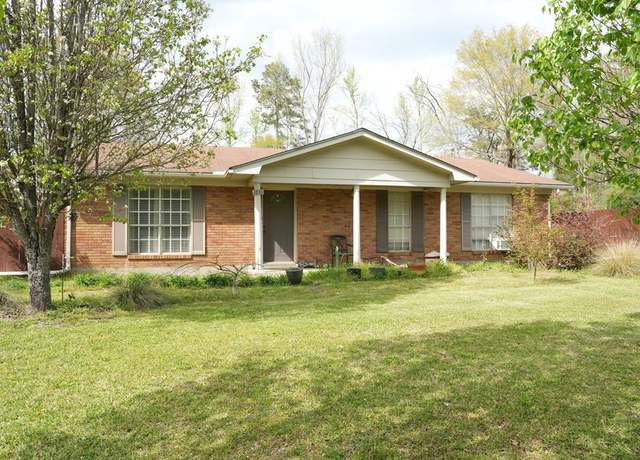 Property at 1033 Pearl River Ave Ext, Mccomb, MS 39666, 3 beds, 2 baths