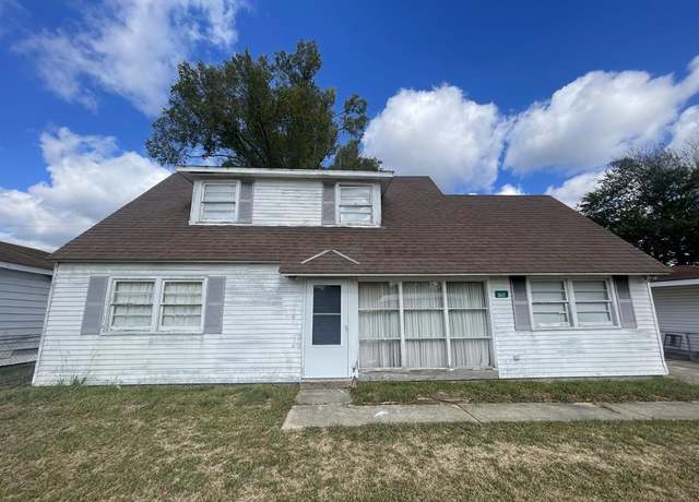 Property at 1611 Azalea Dr, Vidalia, LA 71373, 4 beds, 2 baths