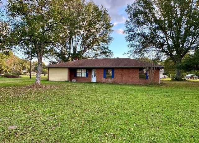 Property at 705 W Mcpherson Dr, Monticello, MS 39654, 3 beds, 2 baths