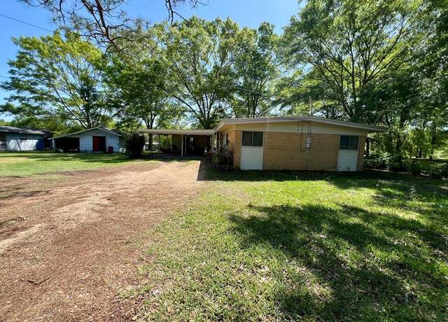 Property at 1184 Park Ext, Mccomb, MS 39648, 3 beds, 2 baths