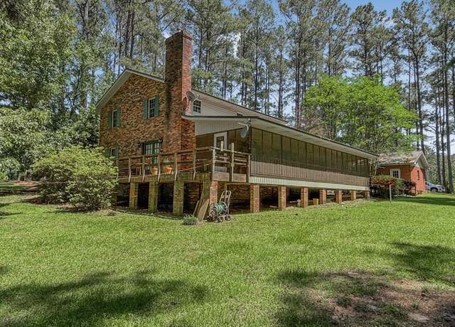 Property at 1123 Hawthorne Dr, Mccomb, MS 39648, 4 beds, 2.5 baths