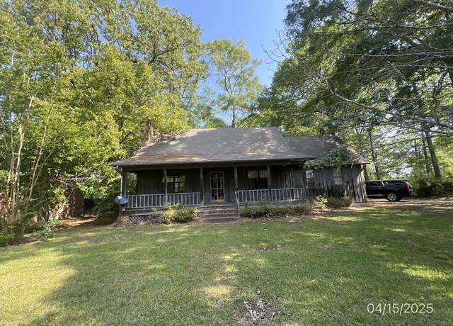 Property at 702 Brookwood, Brookhaven, MS 39601, 3 beds, 2 baths