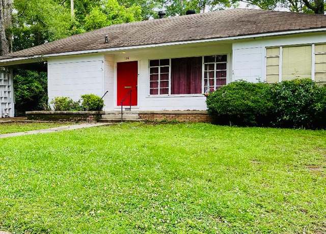 Property at 126 Aston Ave, Mccomb, MS 39648, 3 beds, 2 baths