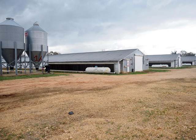 Property at 335 Blackwell Rd, Mendenhall, MS 39114, 3 beds, 2 baths