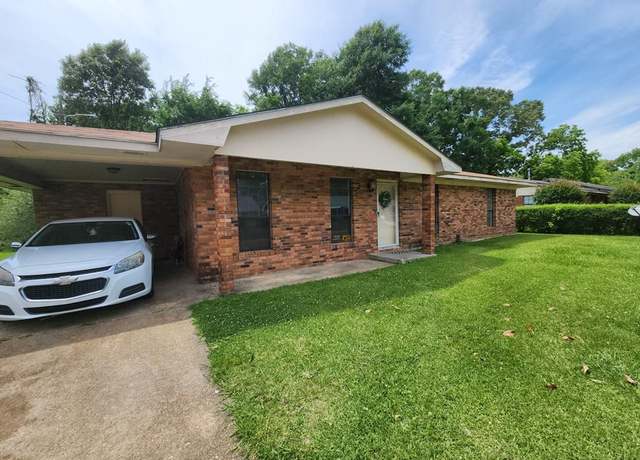 Property at 1016 Lotus Dr, Natchez, MS 39120, 3 beds, 2 baths