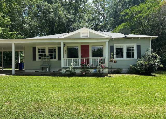 Property at 631 W Chickasaw, Brookhaven, MS 39601, 3 beds, 2 baths