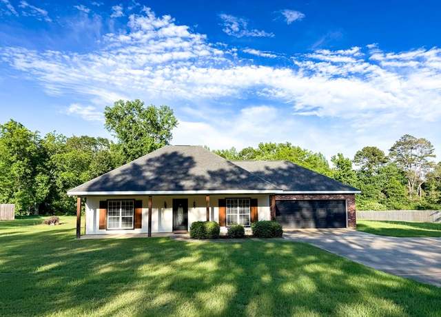Property at 1015 Quail Ridge Dr, Mccomb, MS 39648, 3 beds, 2 baths