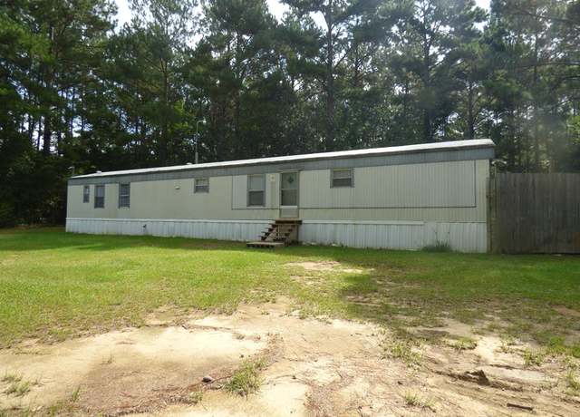 Property at 1058 Crestview Ln, Mccomb, MS 39648, 3 beds, 2 baths