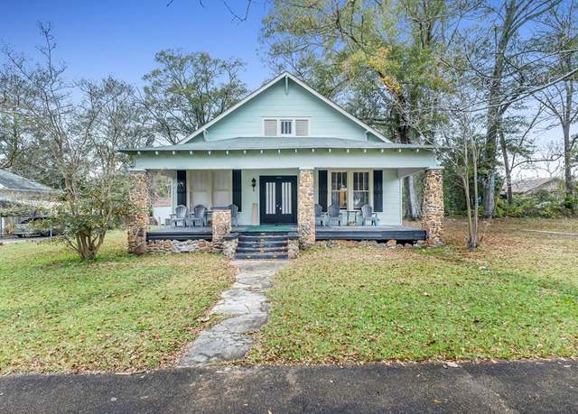 Property at 522 2nd St, Mccomb, MS 39648, 3 beds, 2 baths