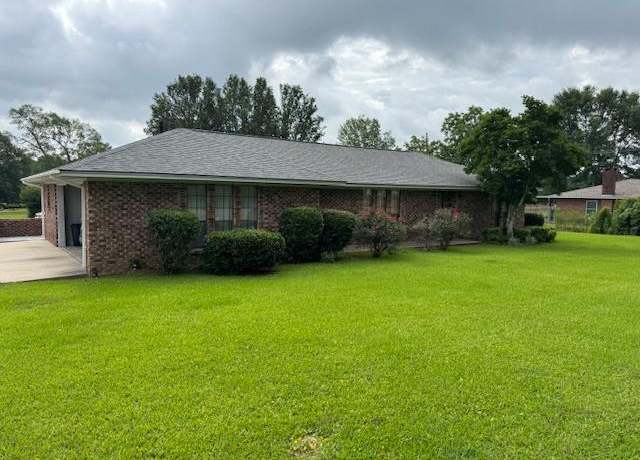 Property at 904 Pine Dr, Tylertown, MS 39667, 3 beds, 2 baths